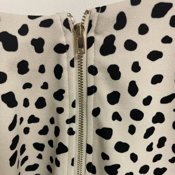 Spotted Blouse With Gold Zipper - Picture 3 of 4